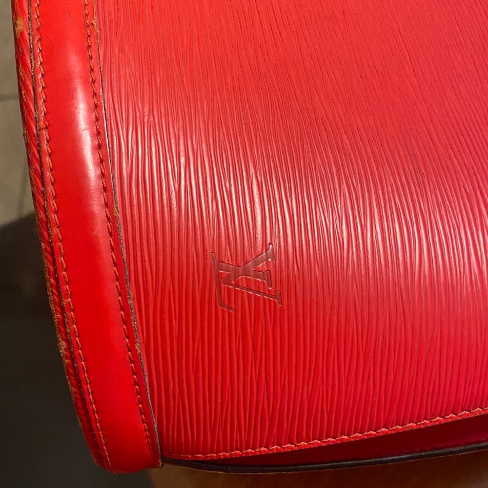 Elegant Red L V Women's Bag - Picture 10 of 16